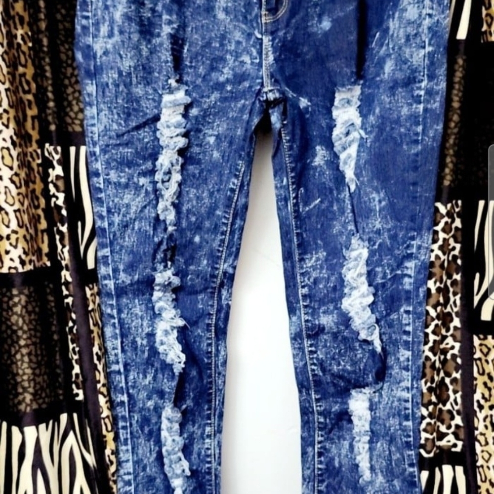 Trendy Distressed Blue Skinny Jeans